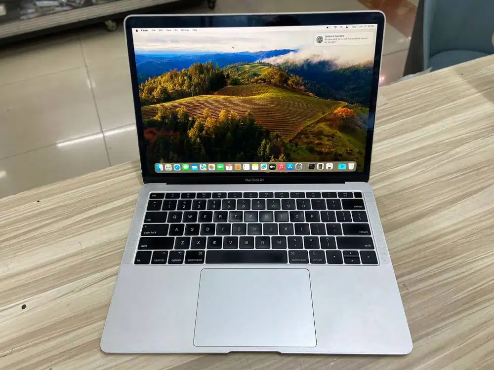 JUAL LAPTOP BAGUS APPLE A1932 MACBOOK AIR CORE i5 BERGARANSI DL-EC