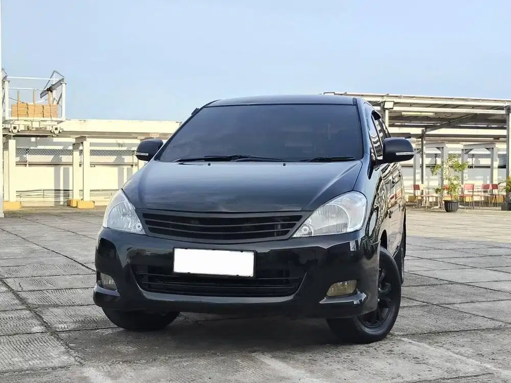 TOYOTA KIJANG INNOVA G LUXURY 2.0 AT MATIC  2010 BENSIN BUKAN DIESEL