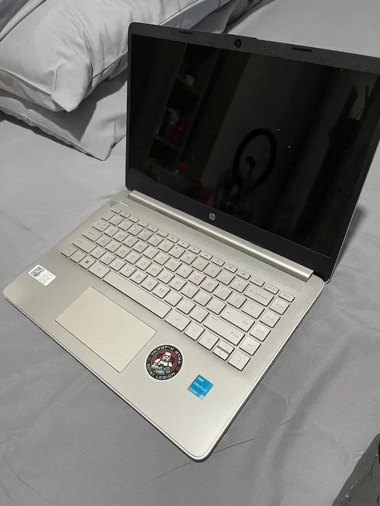 LAPTOP HP 14s SILVER MULUS