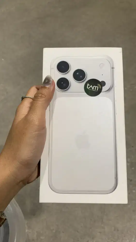 Iphone 17 Pro 512GB Silver New Unit Ibox BNIB bergaransi bisa dicicil.