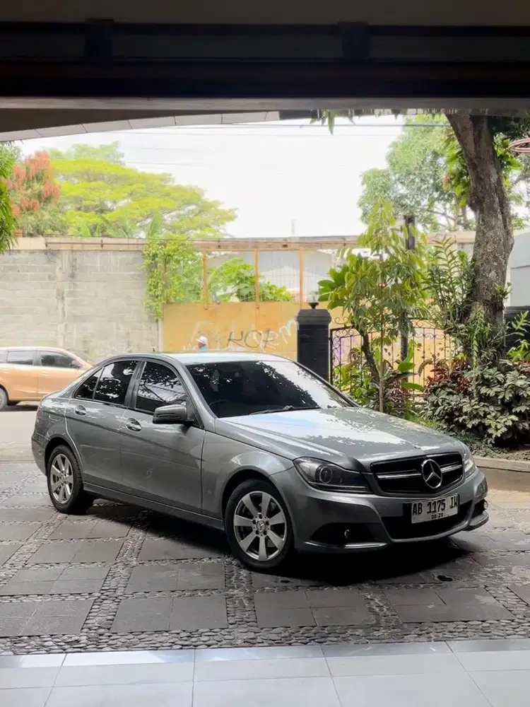 Mercedes Benz C200 CGI W204 2011