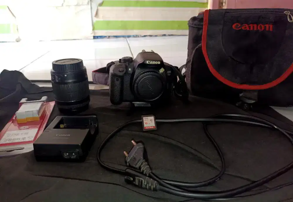 Di Jual Cepat Canon 700D