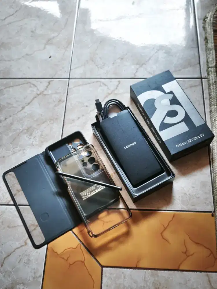 Samsung S21 Ultra 12/256 + GalaxxyWatch 4 Classic + Galaxy Buds Live