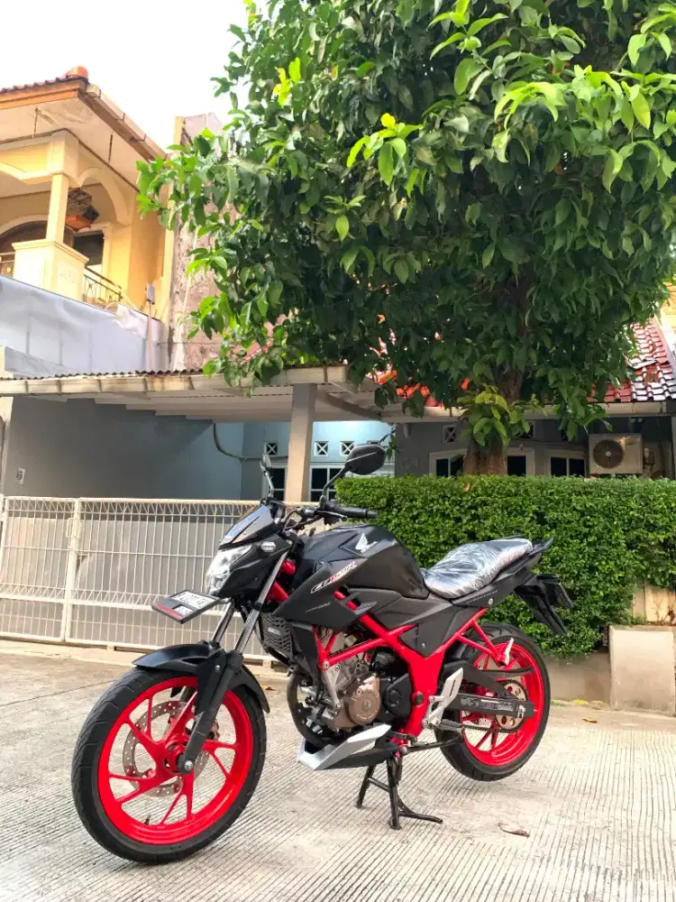 HONDA CB 150 R 2017 KM 23 RB ISTIMEWA