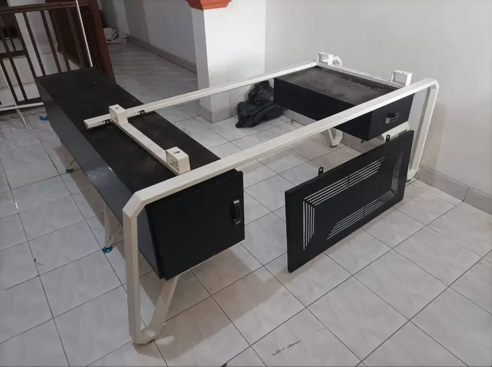 Jual Rugi Karna Mau Pindahan Meja Kantor Kaca Direksi