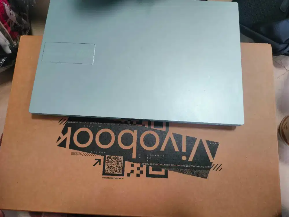 Laptop asus vivobook E14