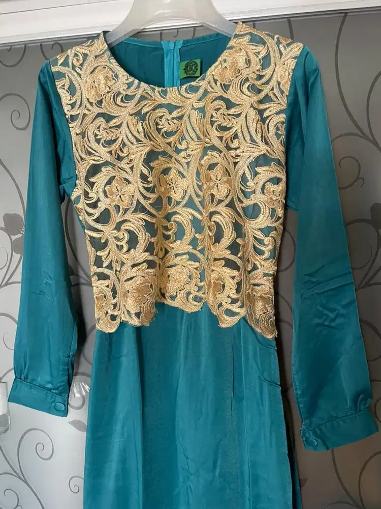 PRELOVED GAMIS AUDI HIJAU BOTOL BROKAT EMAS SILK, L-XL, NEGO TIPIS,JNT