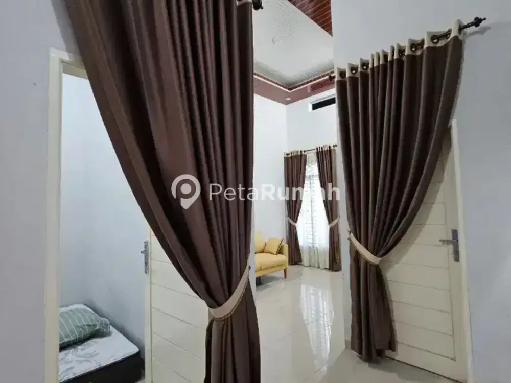 DISEWAKAN RUMAH JALAN ANGGREK RAYA PERUMAHAN DISTRIK M  (SANCHUN)