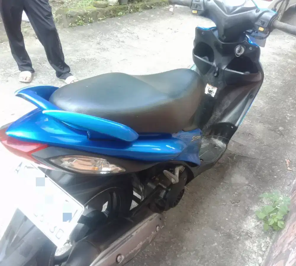 Dijual sepeda motor Suzuki Skydrive 2009 akhir