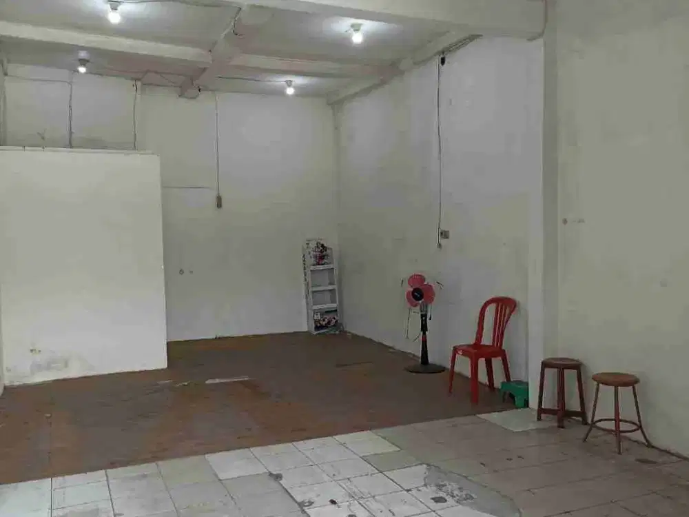 Disewakan Ruko pinggir jalan letjen suprapto