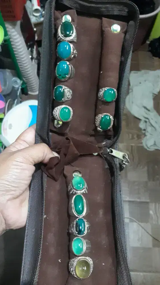 Batu bacan kristal
