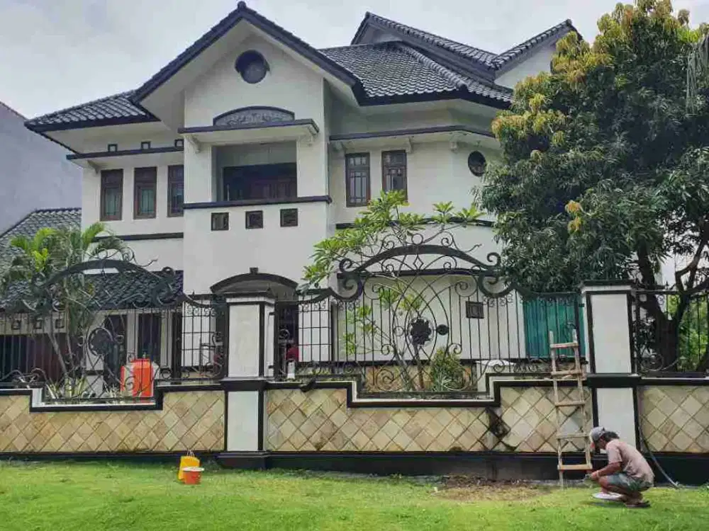 Sewa Rumah Mewah Raya Pakuwon Indah depan PTC