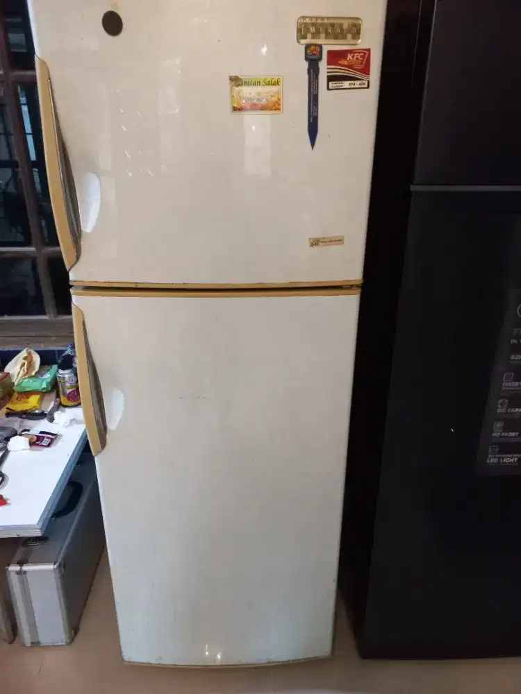 Kulkas SANYO 2pintu