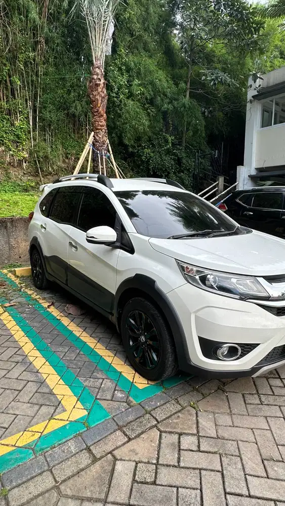 BRV PUTIH 2018 E CVT