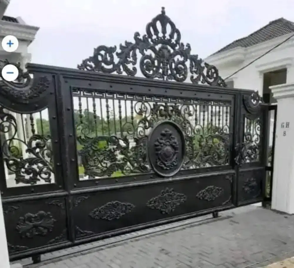 Pagar besi model clasik