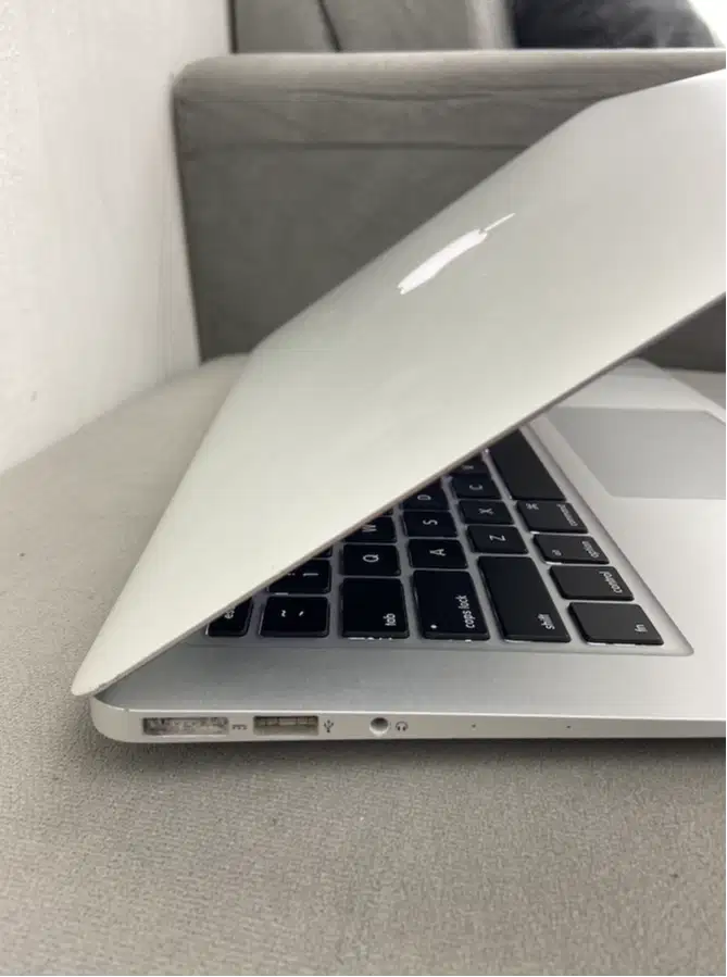 MACBOOOK AIR 2017 RAM 8/128 GB / 256 GB