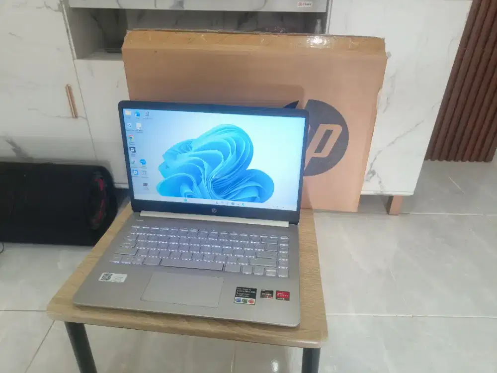 HP Ryzen 3 3250U 4/256GB laptop muluss siap pakai