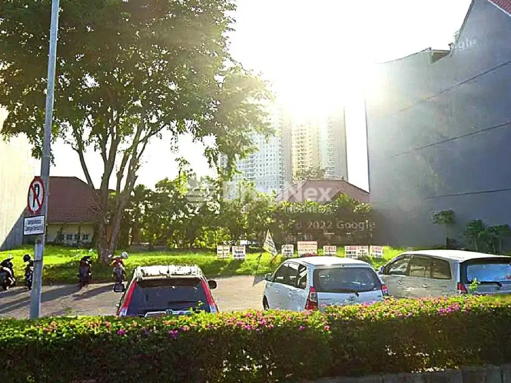 Land for sale in a commercial area