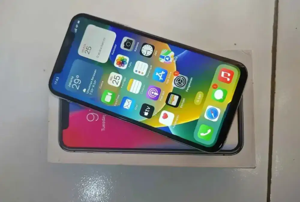 iPhone x 64 with