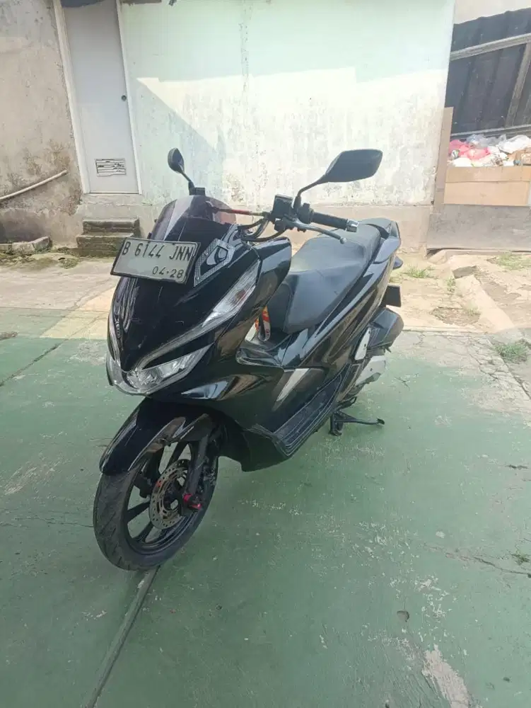 Honda pcx 2018 hitam glosy