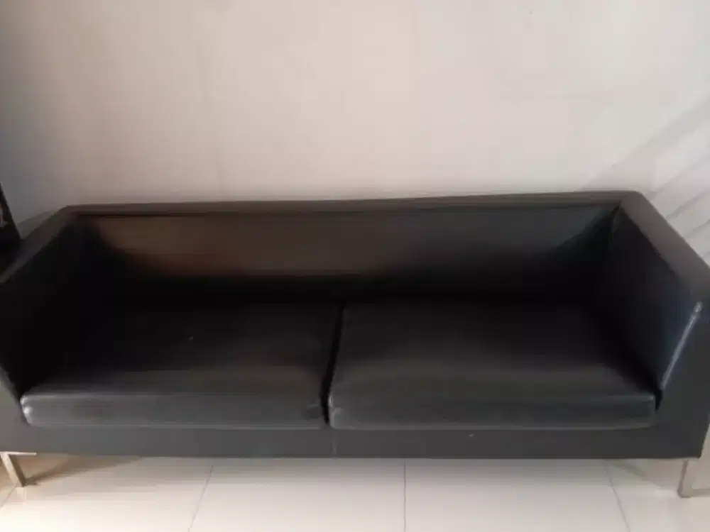 Kursi Semi Kulit Informa