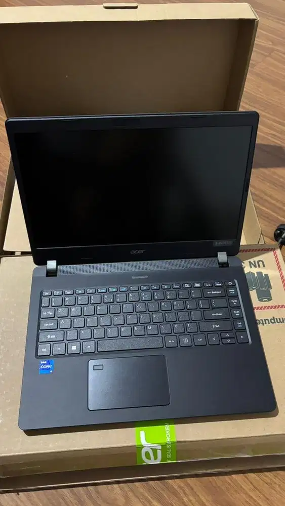 Laptop acer travelmate P214 core i7 gen 11 like new