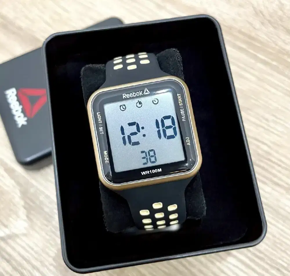 Jam Tangan Reebok RD-SQE-G9-P2IB-W2