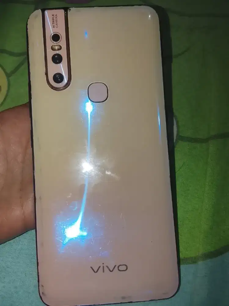 Vivo v15 8/256 hp aja