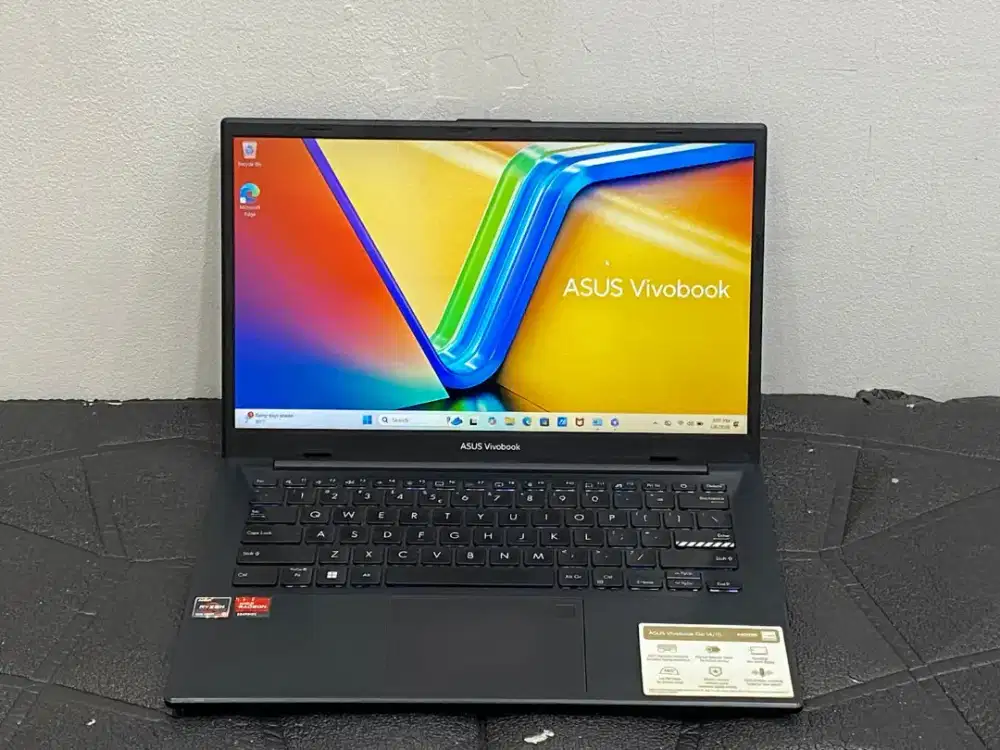 Asus Vivobook Go 14 E1404F/ AMD Ryzen 5 7520U/Ram 8GB/SSD 512GB