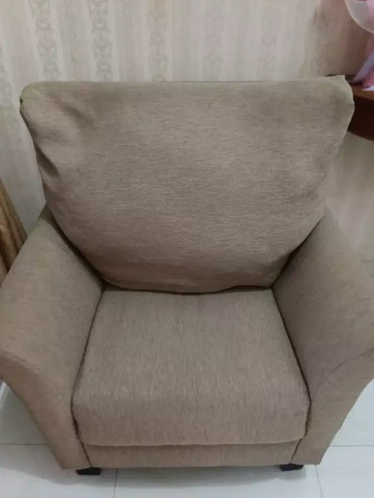 Kursi Tamu Warna Kream