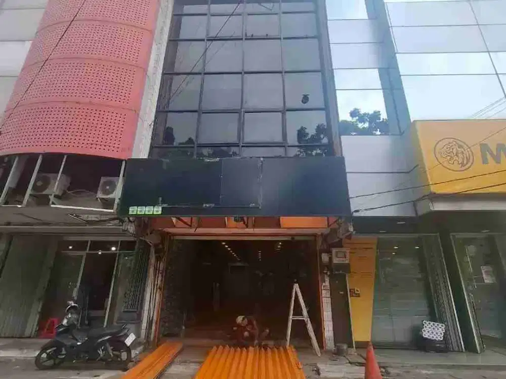 Disewakan Ruko 3 Lantai, Taman sari Jakbar