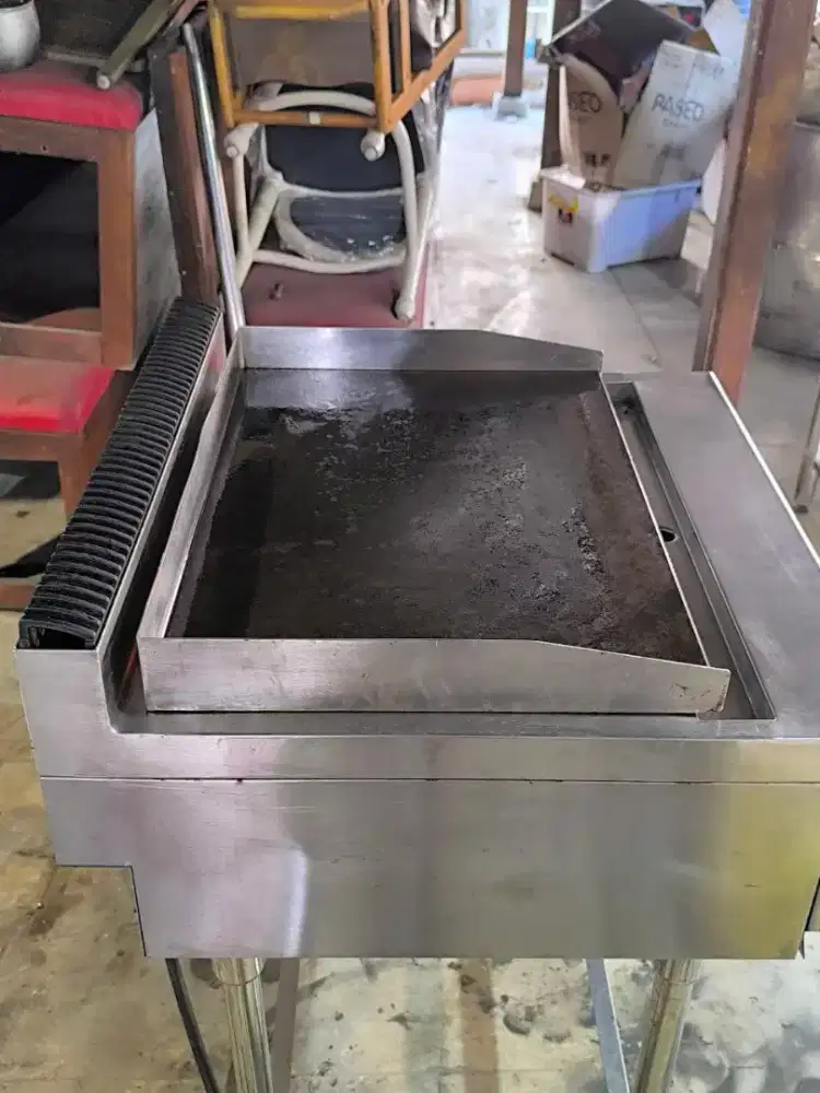 Kompor teppanyaki Getra uk 70×70×86 

Hrg 3,8jt