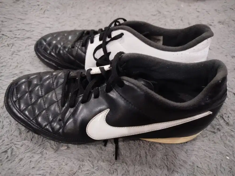 Sepatu minisoccer / sintetis nike legend