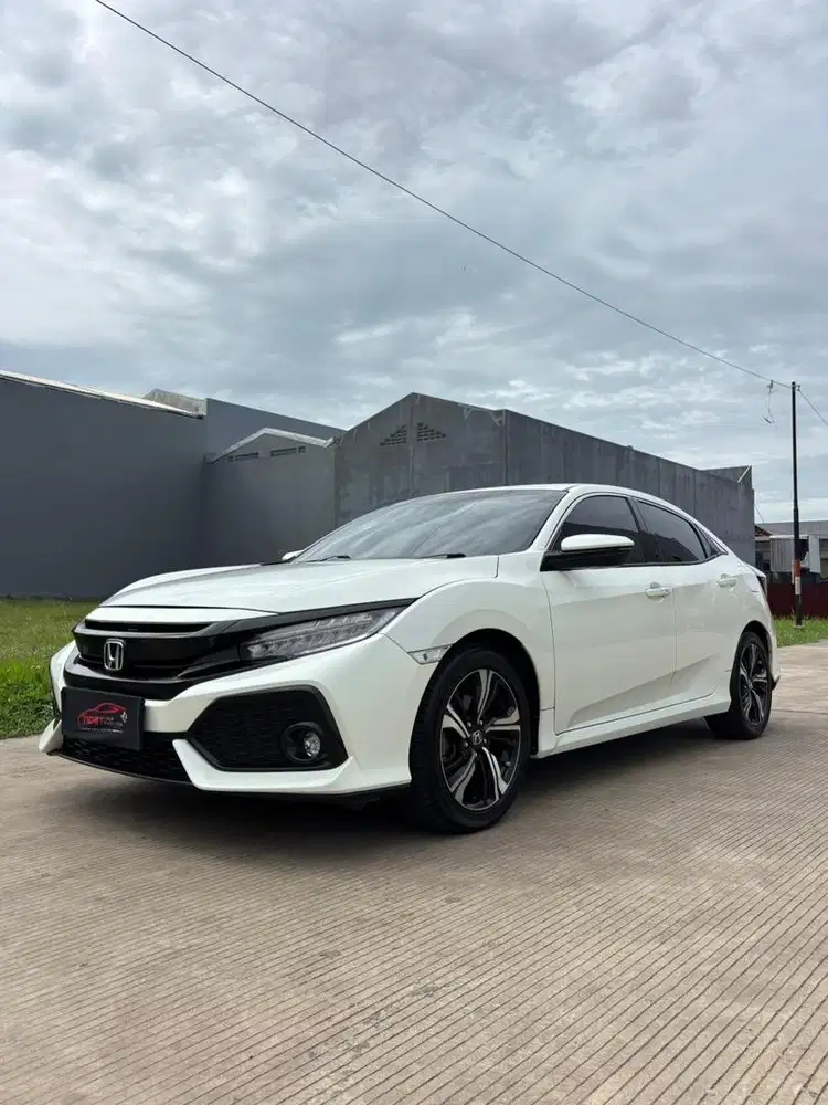 Honda Civic Turbo 1.5 Hatchback ES CVT 2017 Automatic ( Putih Metalik)