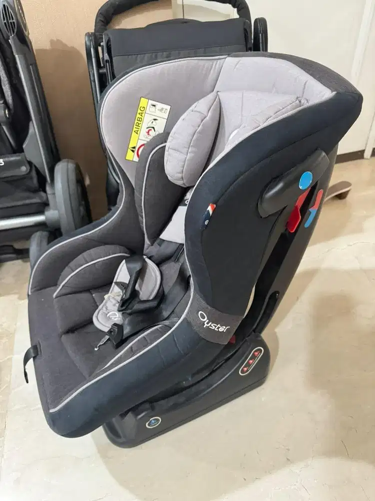 Dudukan baby untuk di mobil