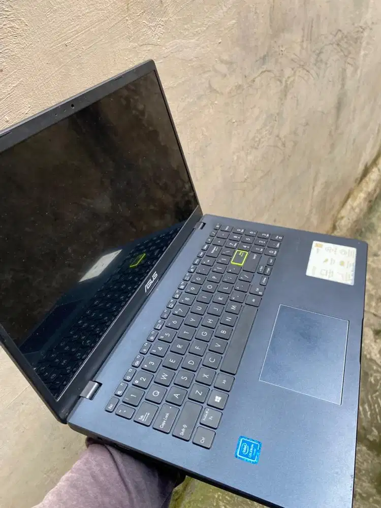 Laptop Asus e510MA