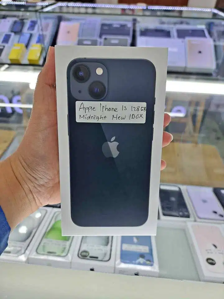 IPhone 13 128GB Midnight New Garansi Resmi IBox