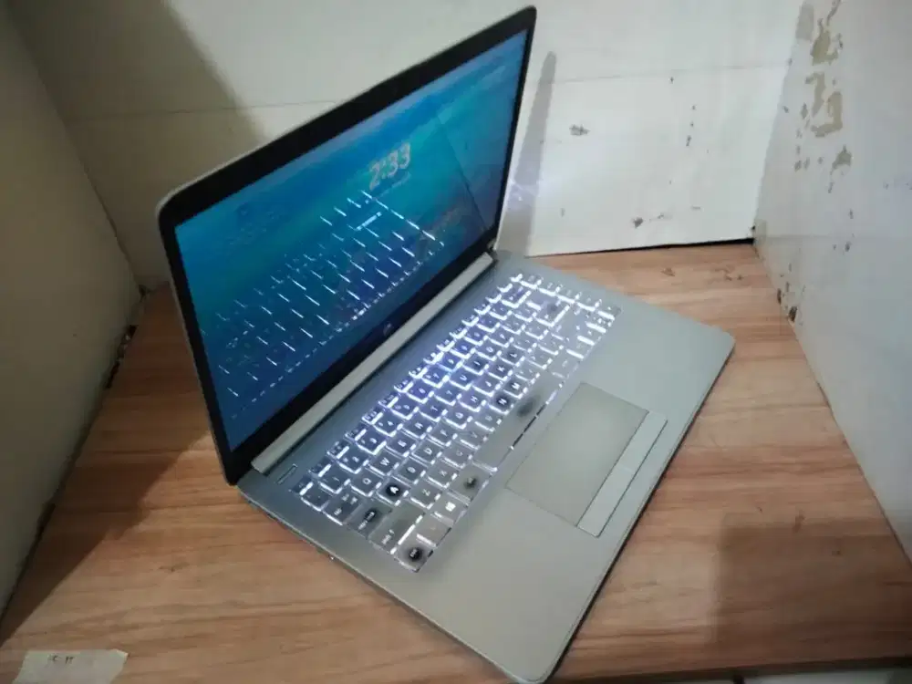Hp 14s CF slim silver/KEYB BACKLIT/RAM 8 SSD 256 siap kerja