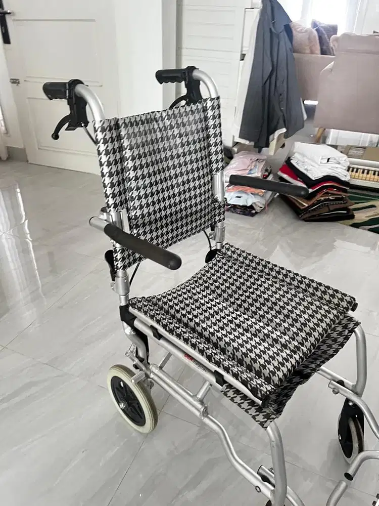 Kursi Roda GEA Medical