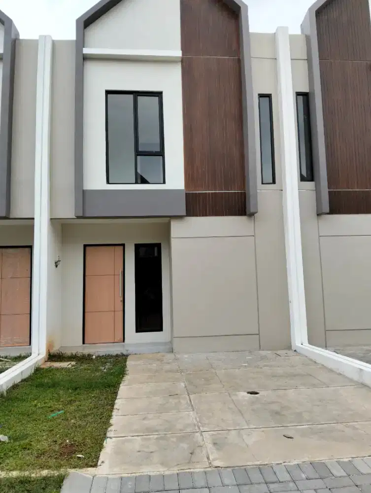 Di sewakan rumah baru di Grand Batavia 2
