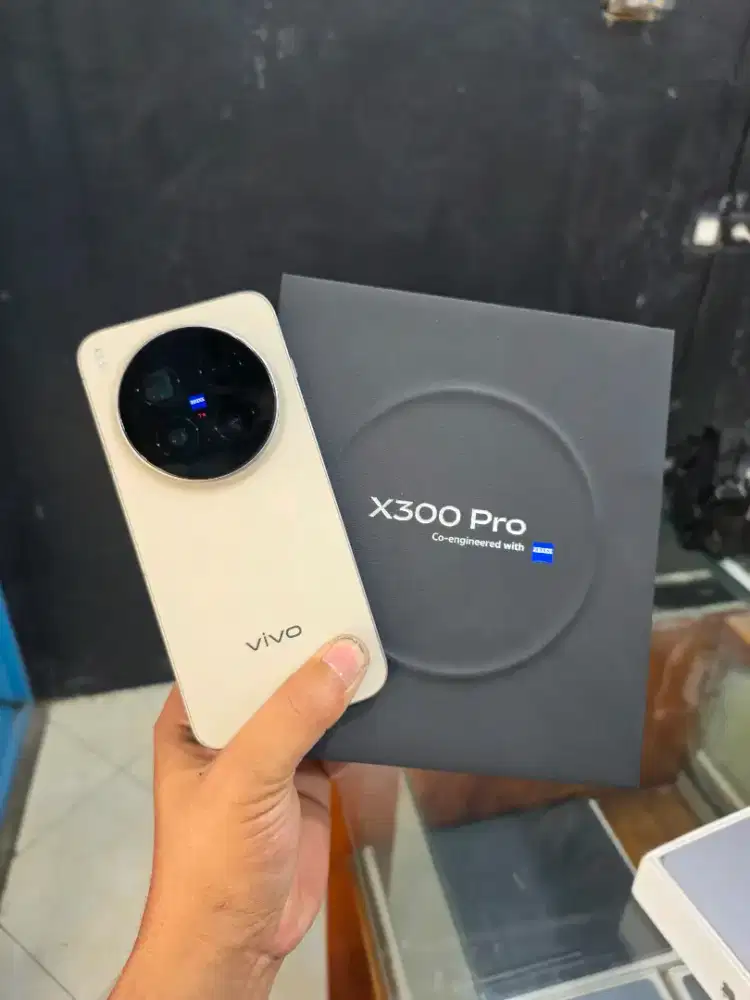 Vivo X300 Pro 16/512 like new