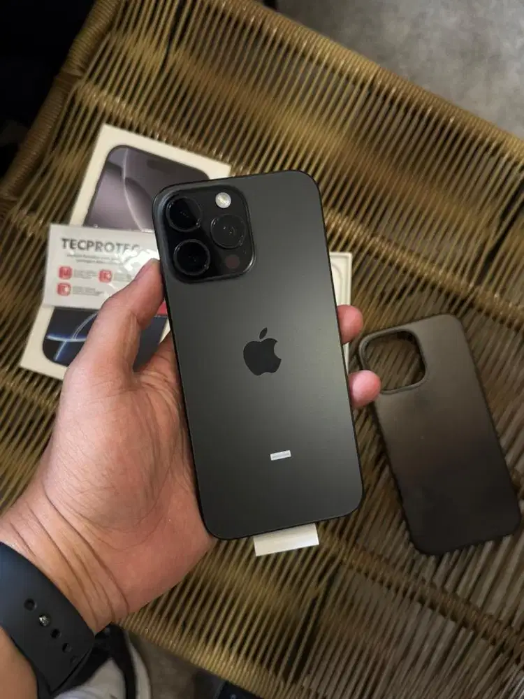 iPhone 16 Pro Max 256GB Black Titanium Garansi Resmi iBox