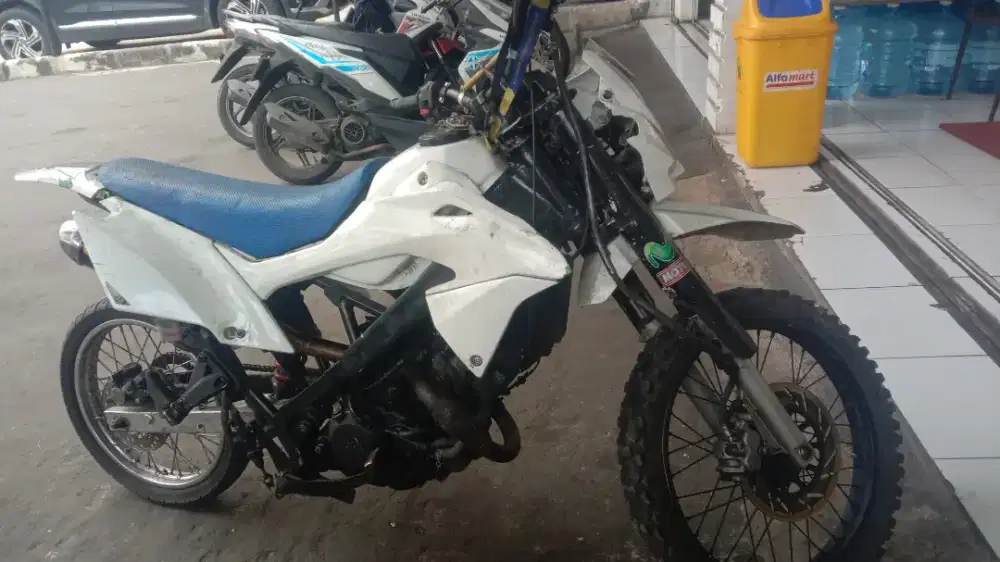 Honda CS1 bidy kawasaki KLX