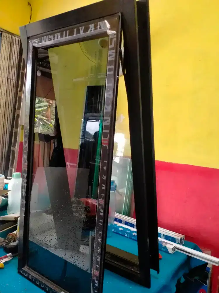 Jendela buka Jungkit