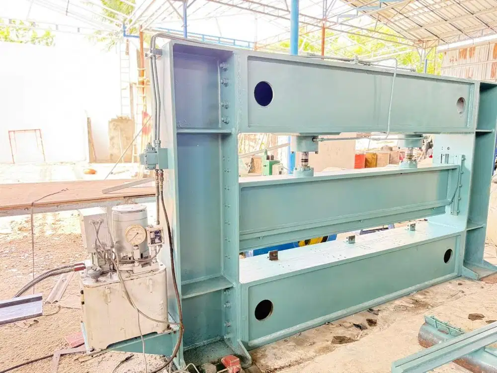 Mesin banding 2,5 m x 100 ton