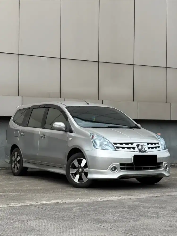 {Km 90rb} Nissan Grand Livina HWS 2010 1.5