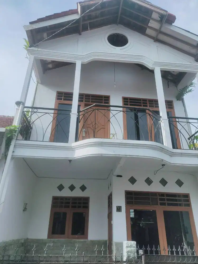 Dijual Rumah minimalis 2 lantai dalam komplek Cimahi Selatan