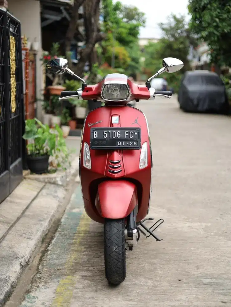 Vespa Sprint 2017 3V i-Get | KM 32rb | Kondisi Bagus & Siap Pakai