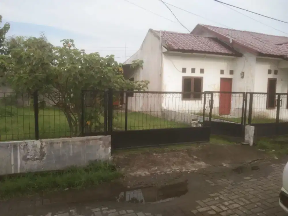 Dijual rumah dan tanah kosong