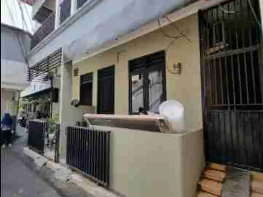Rumah Plus 4 Kontrakan dan 6 Kamar Kost Petogogan Jakarta Selatan